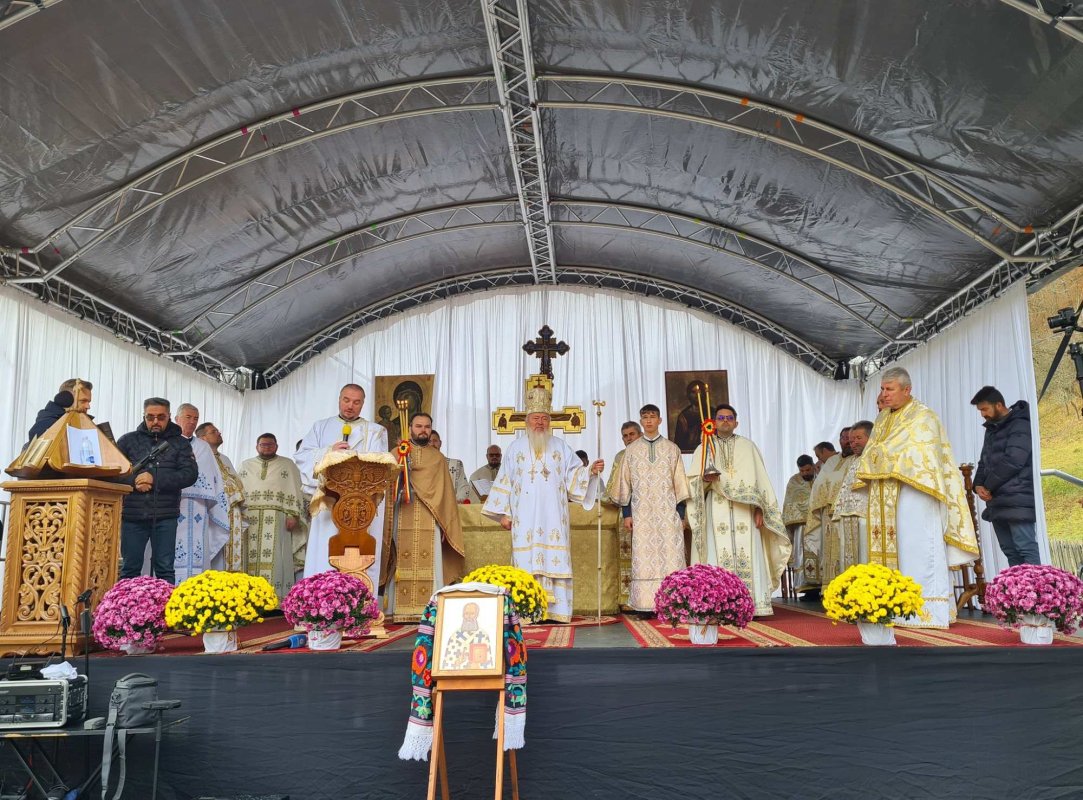 Sfințire de biserică la poalele Munților Apuseni 276861