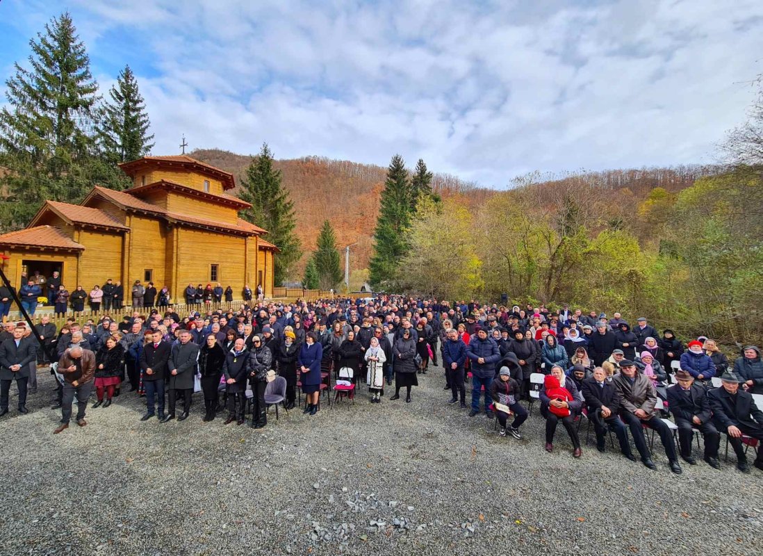 Sfințire de biserică la poalele Munților Apuseni 276862