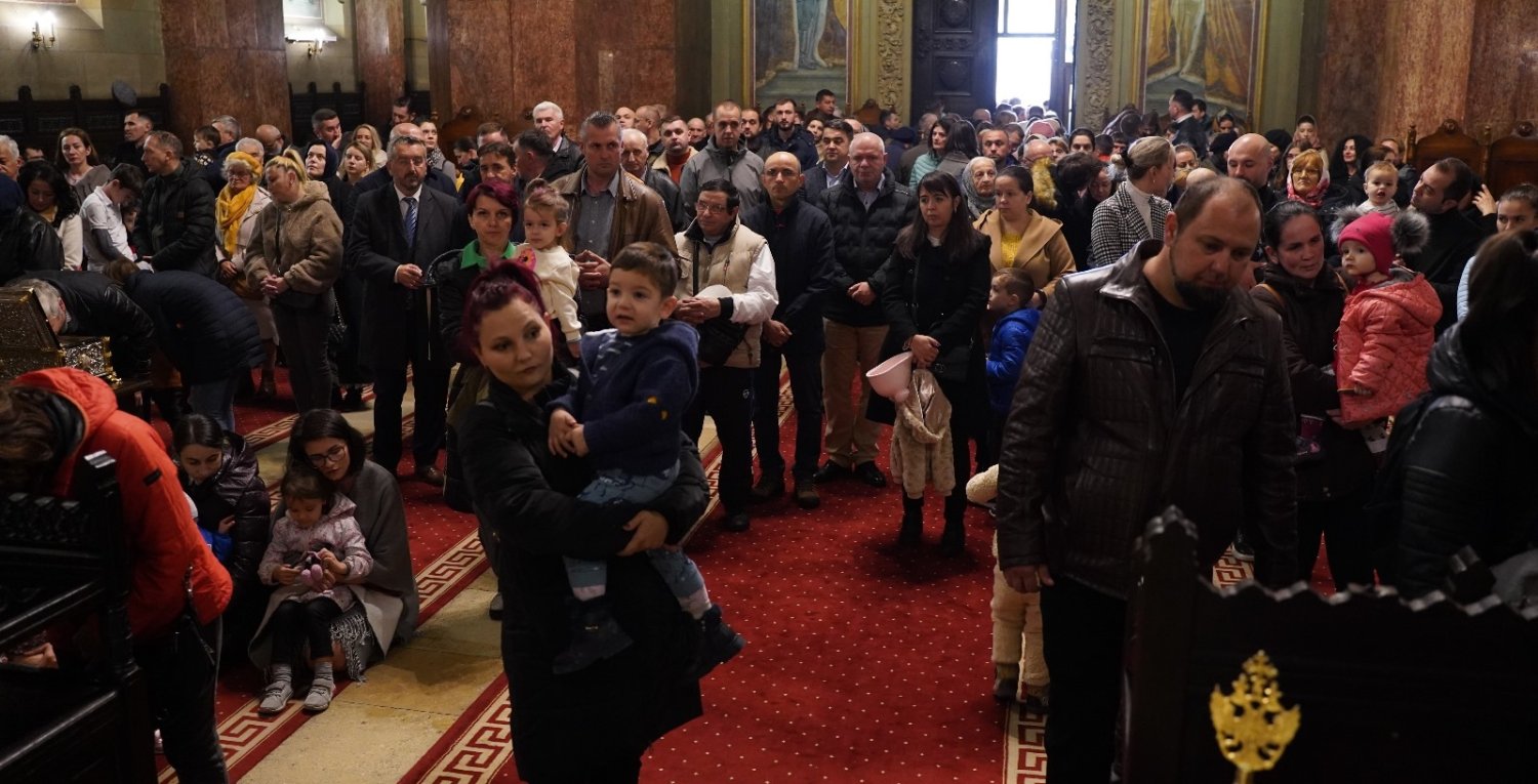 Slujire arhierească la Catedrala Arhiepiscopală din Alba Iulia 276852