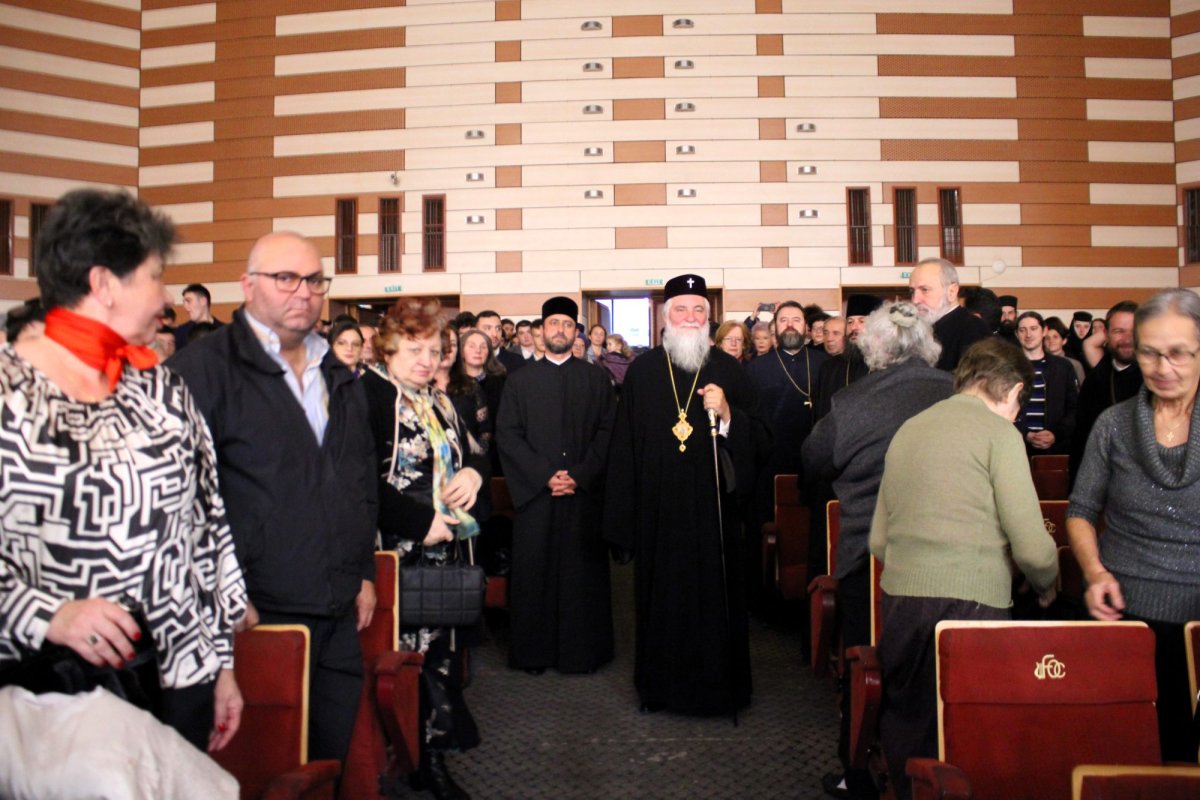 Concert extraordinar de muzică psaltică și corală la Filarmonica Oltenia 277114