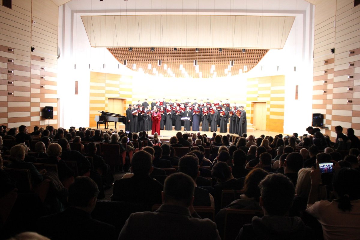 Concert extraordinar de muzică psaltică și corală la Filarmonica Oltenia 277115