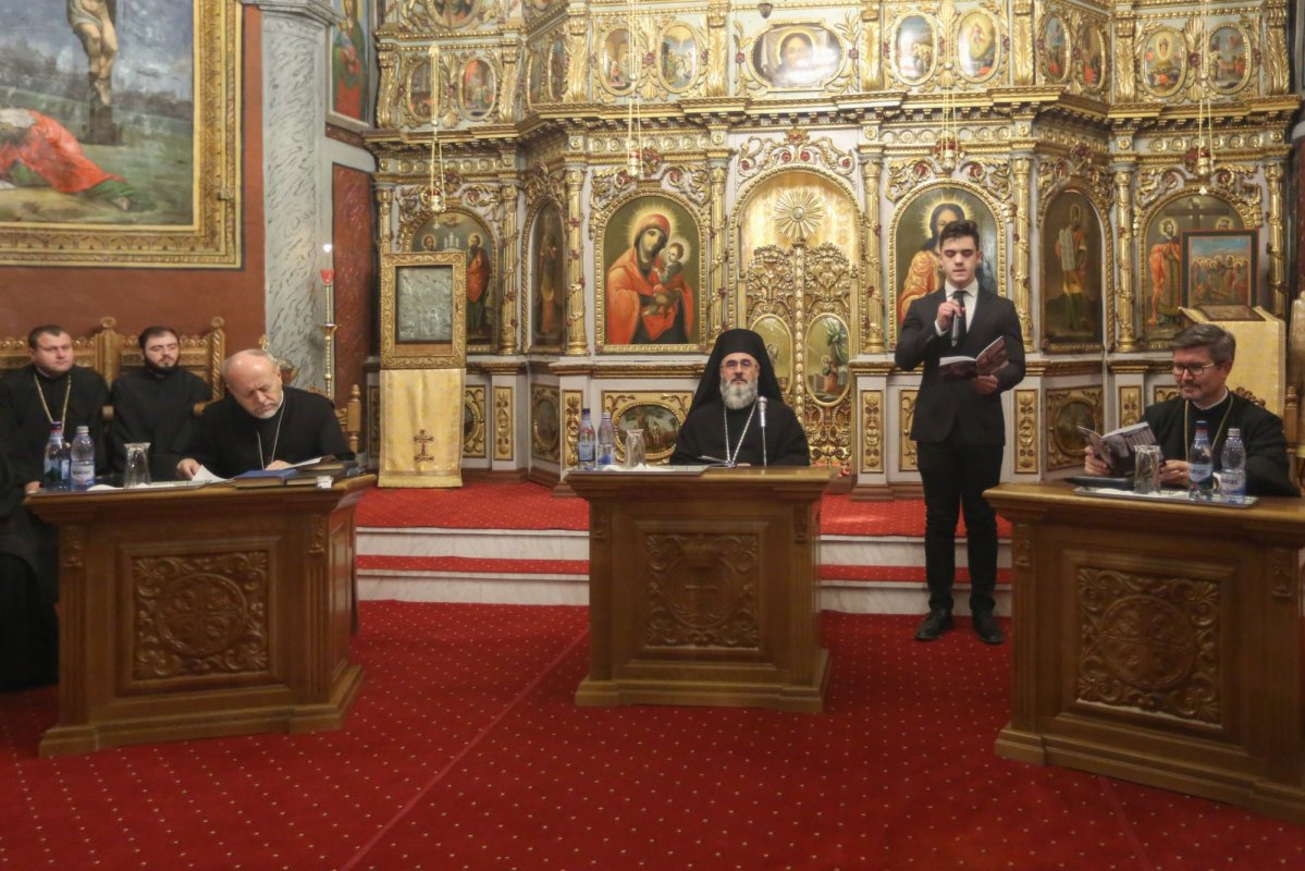 Redeschiderea paraclisului istoric al Seminarului Teologic din Buzău 277059