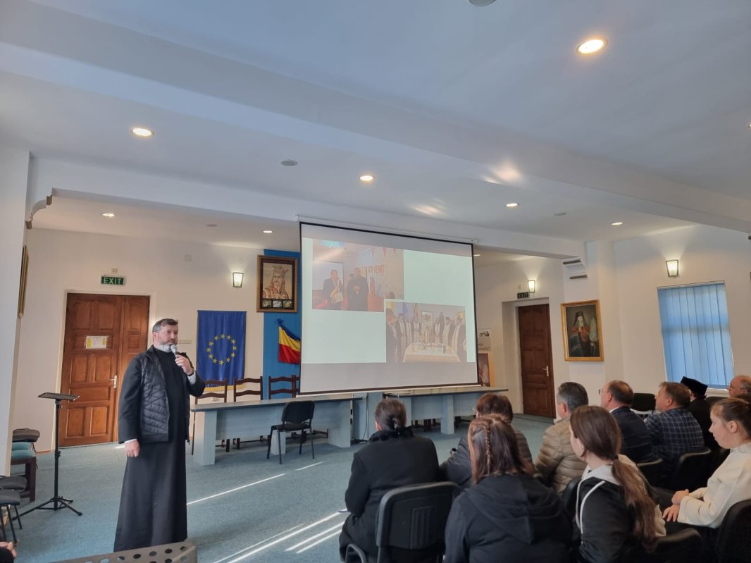 Manifestări dedicate arhimandritului Victor Ojog la seminarul de la Mănăstirea Neamț 277189