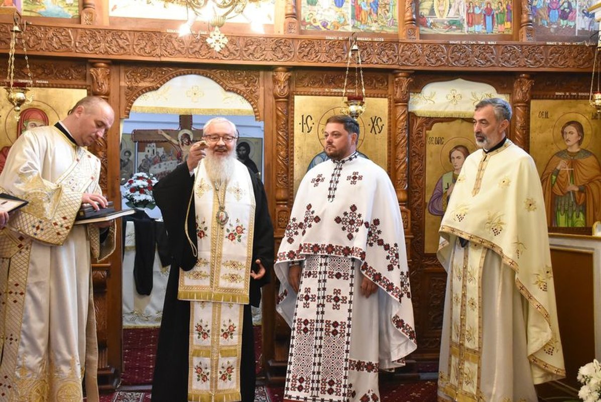 Binecuvântarea casei parohiale și a capelei mortuare din Petriș, Bistrița-Năsăud 277477