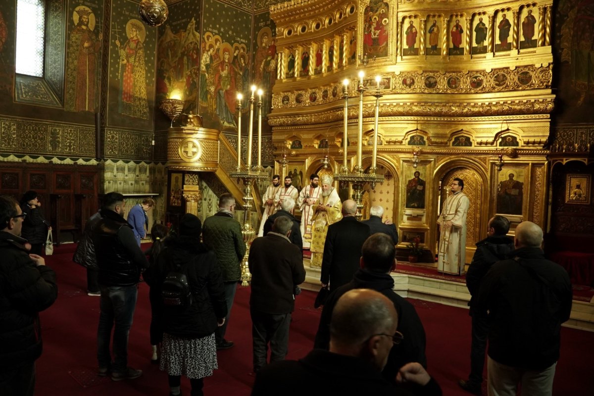 Slujire arhierească la Catedrala Arhiepiscopală din Galați 277521