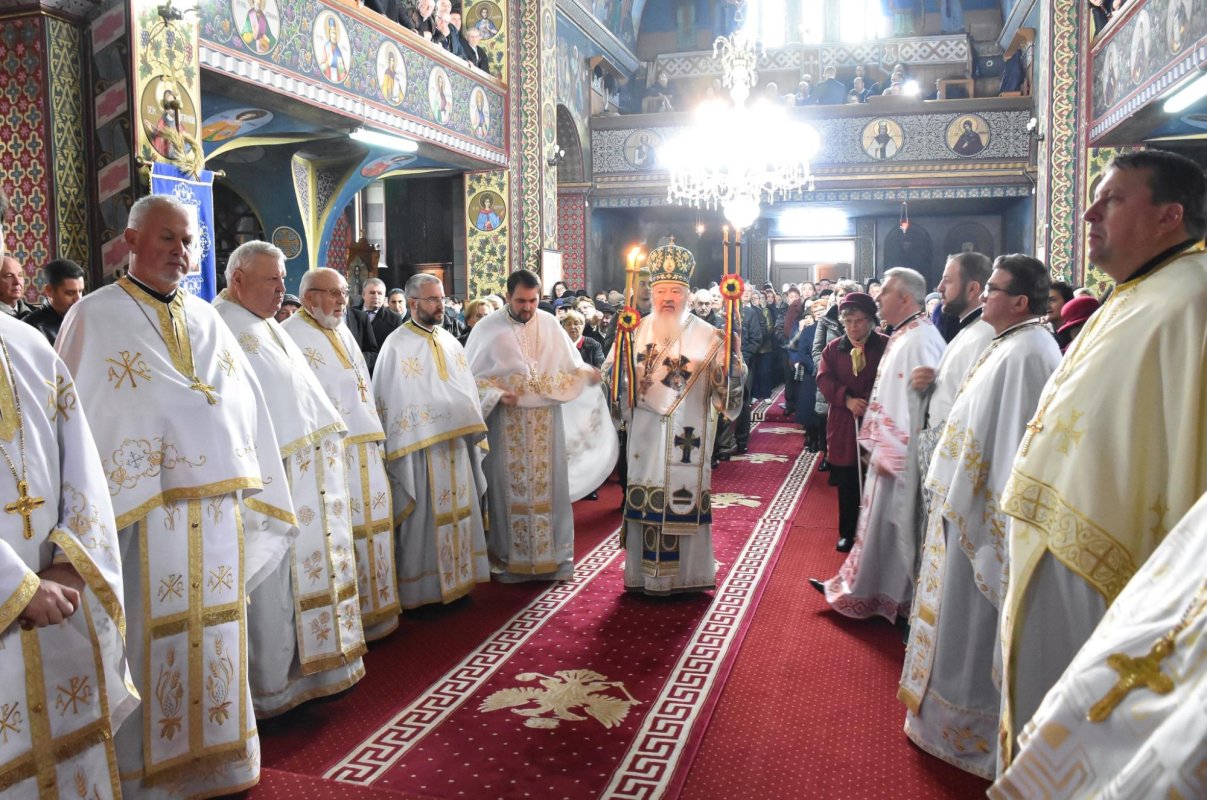 Hramul Parohiei „Intrarea în biserică a Maicii Domnului” din Gherla 277743