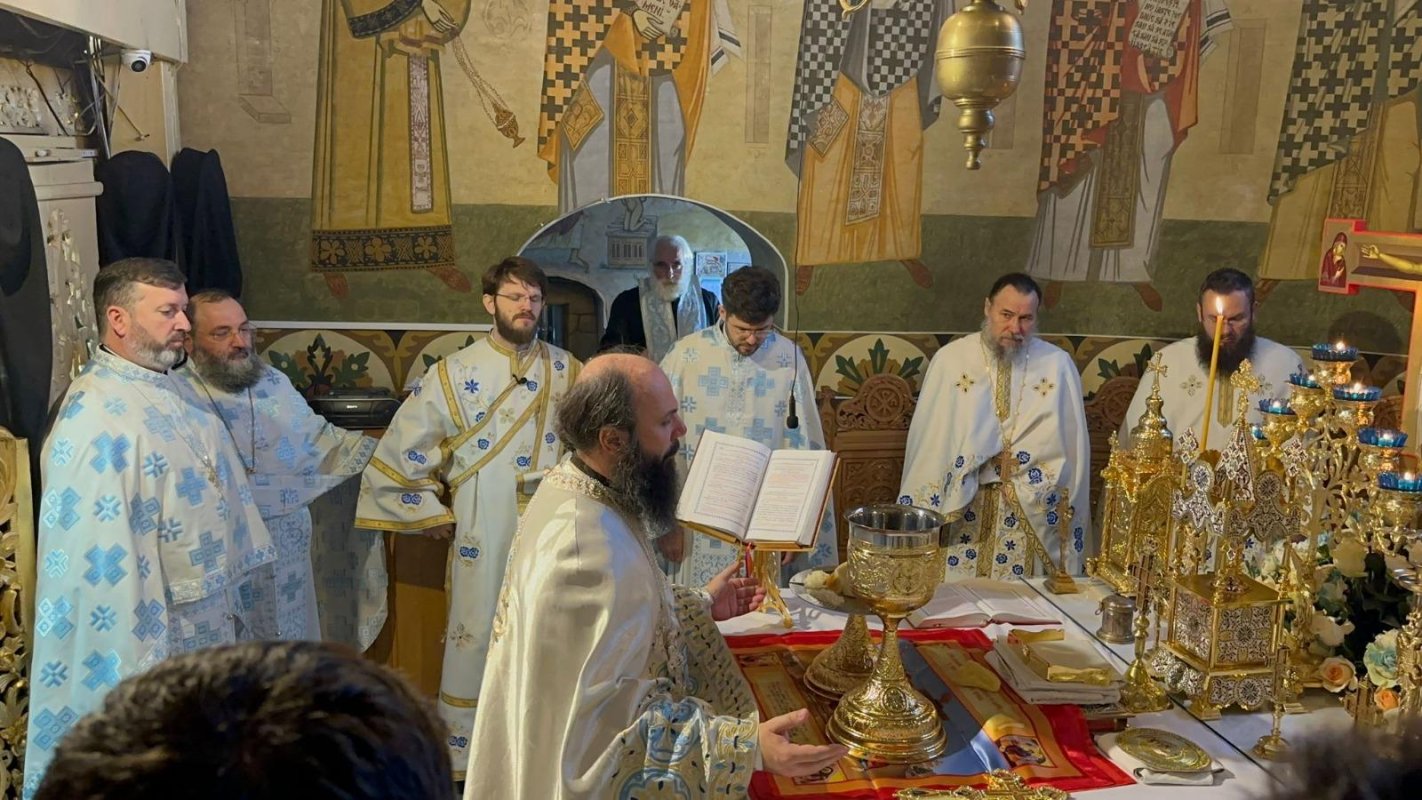 Hramul Schitului Vovidenia al Mănăstirii Neamț 277731