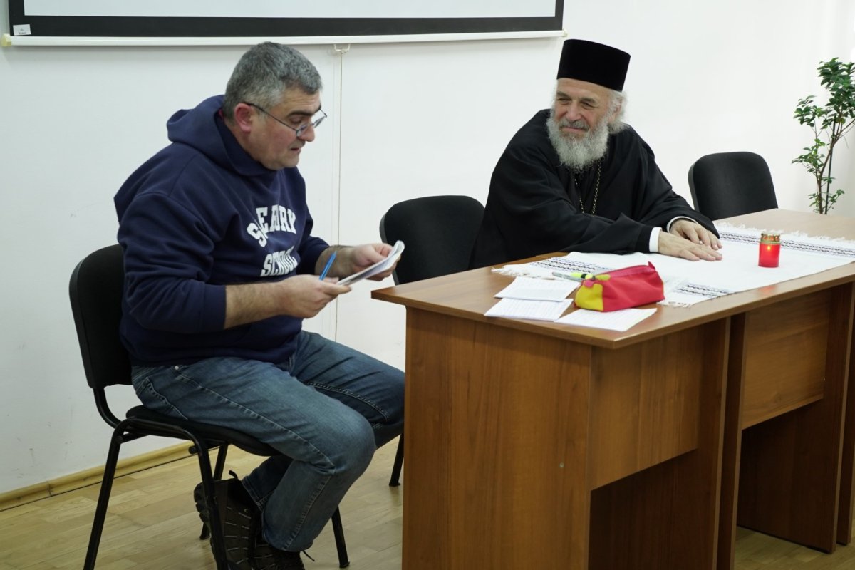 Conferinţă în cadrul Facultăţii de Istorie, Filosofie şi Teologie din Galaţi 278090