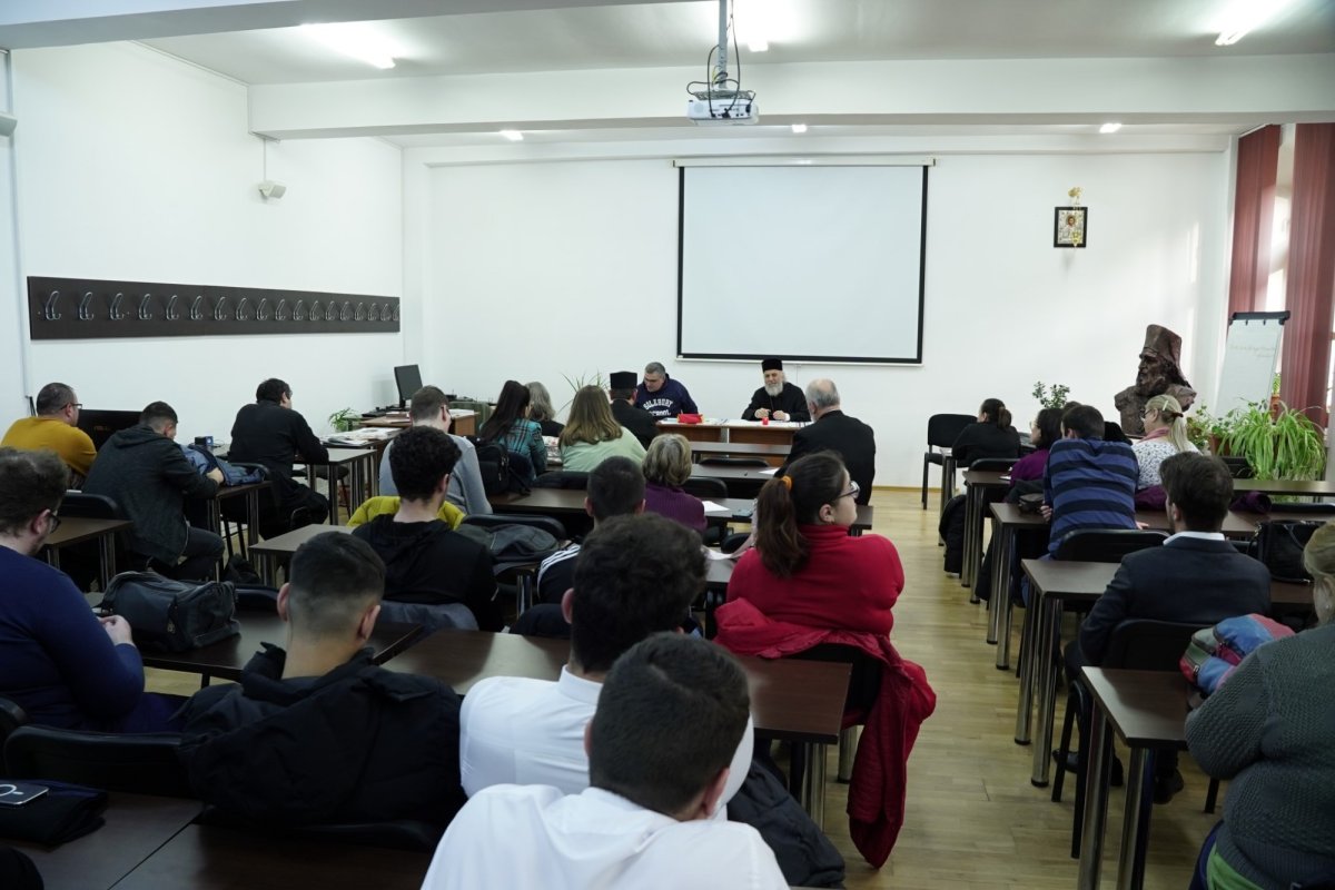 Conferinţă în cadrul Facultăţii de Istorie, Filosofie şi Teologie din Galaţi 278091