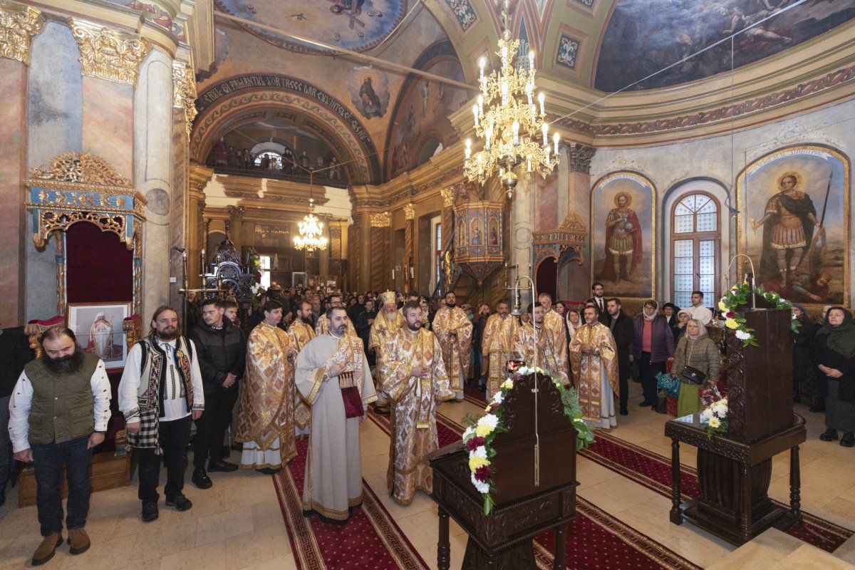 Hramul paraclisului Facultății de Teologie „Justinian Patriarhul” 278160