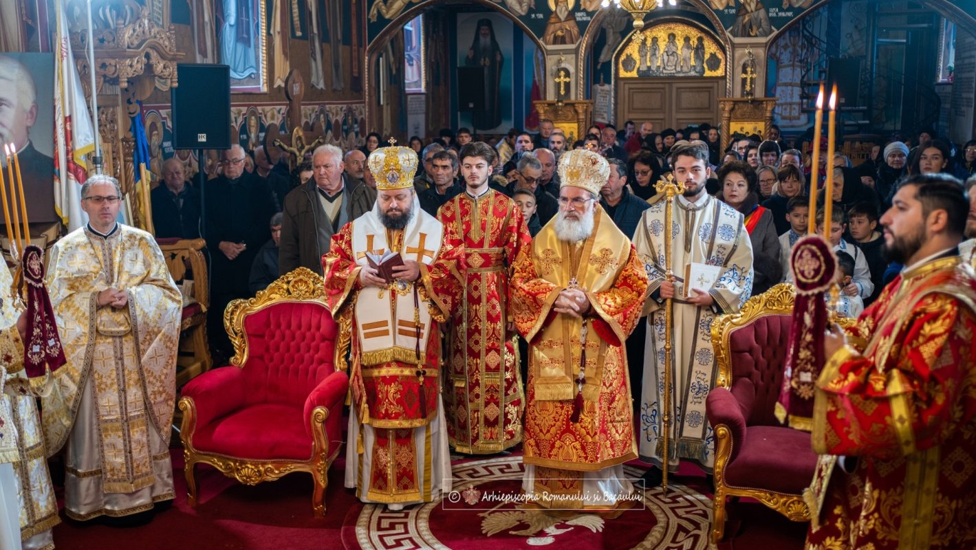 Liturghie arhierească la Parohia Mănăstirea Cașin II 278357