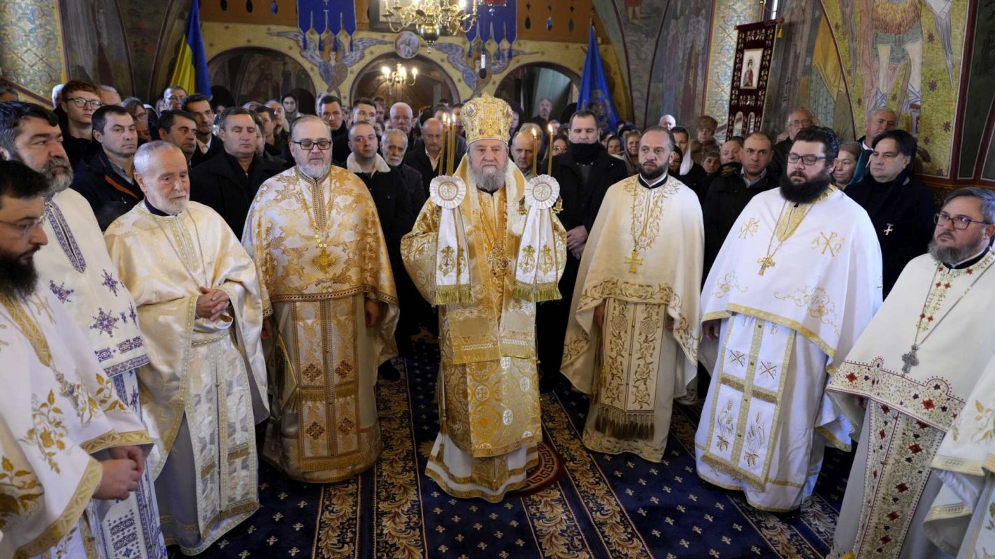 Binecuvântare arhierească în Parohia Feldioara, județul Brașov 278376