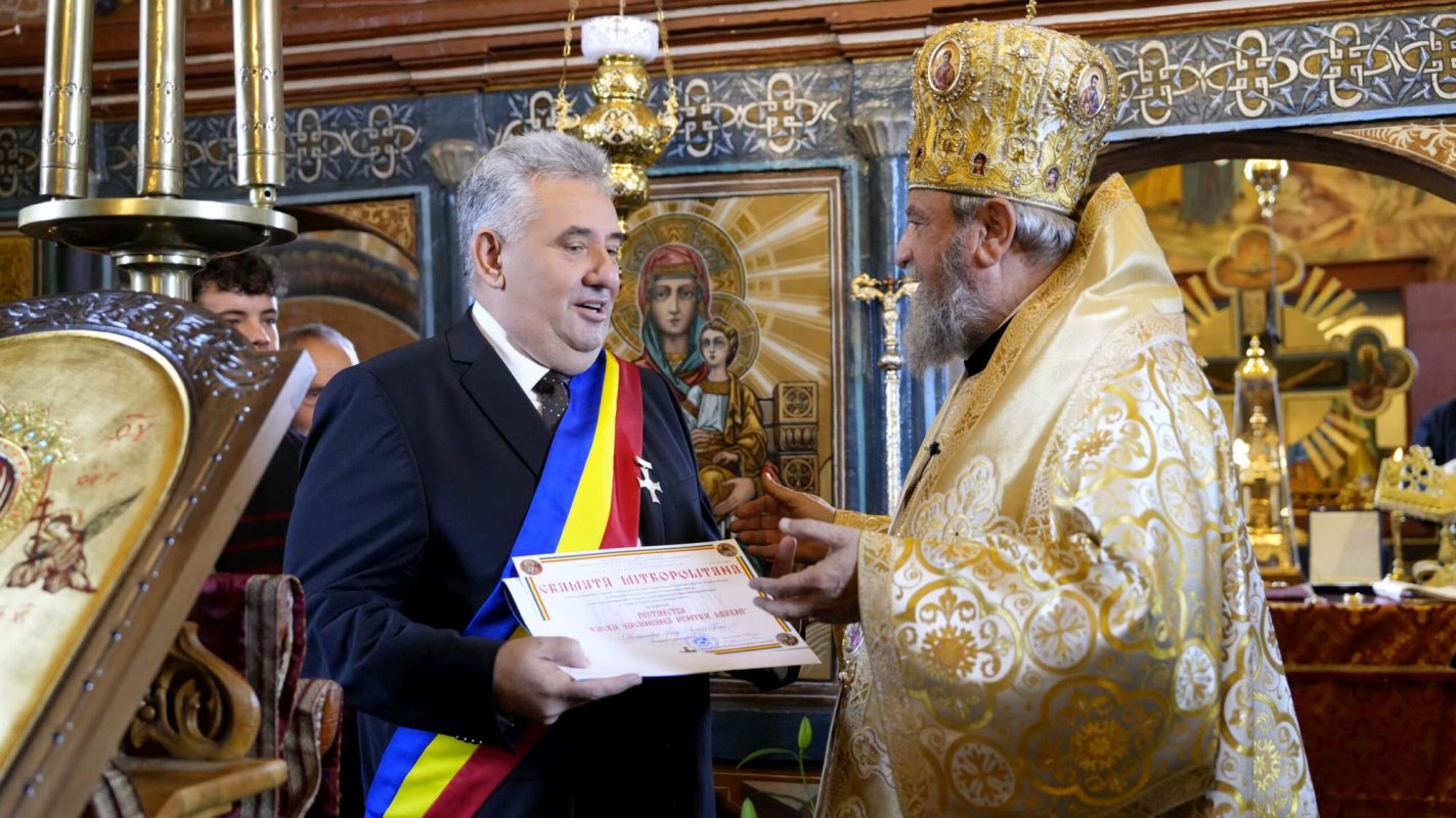 Binecuvântare arhierească în Parohia Feldioara, județul Brașov 278378