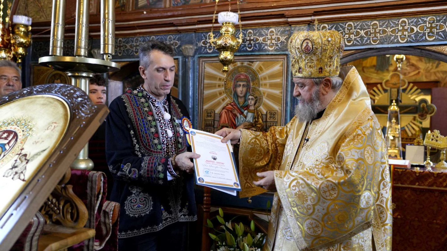 Binecuvântare arhierească în Parohia Feldioara, județul Brașov 278381