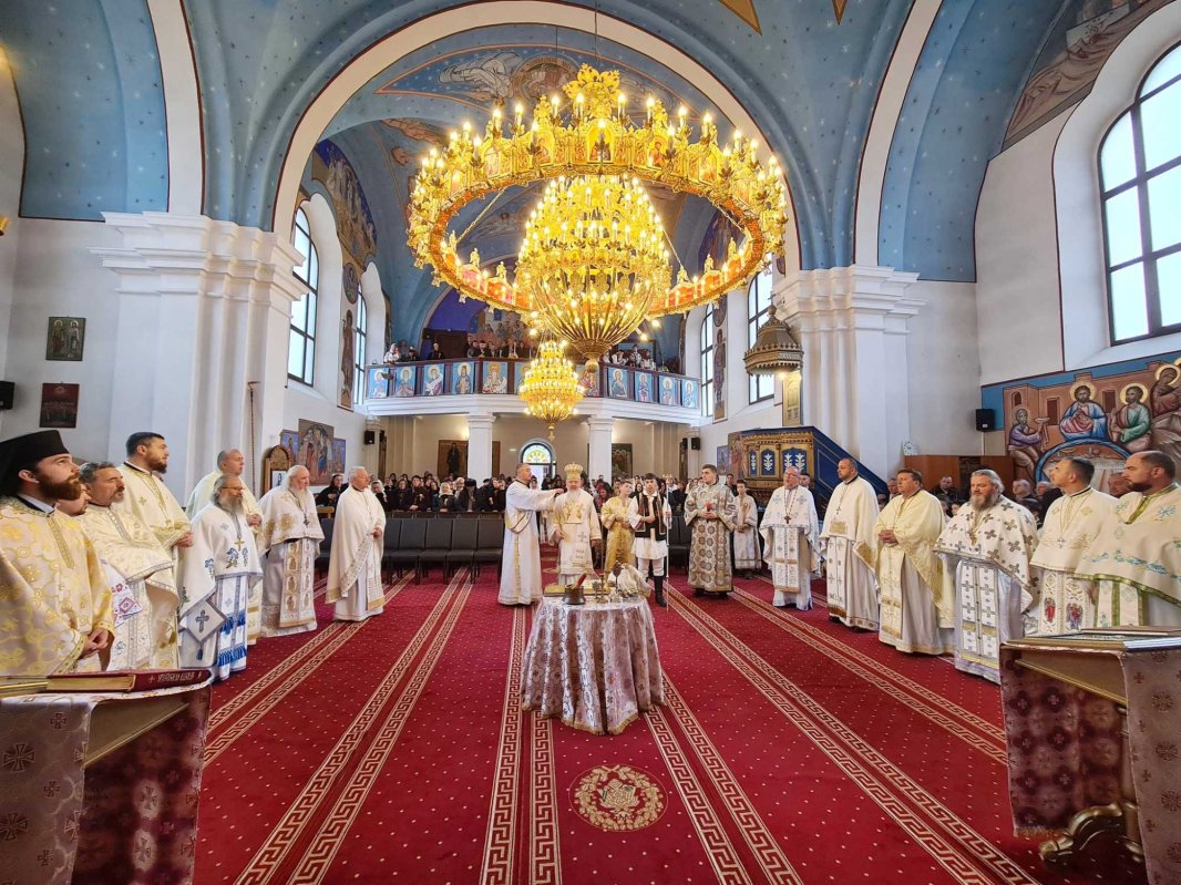 Resfințirea Bisericii „Sfântul Ioan Teologul” din Lunca Ilvei 278386