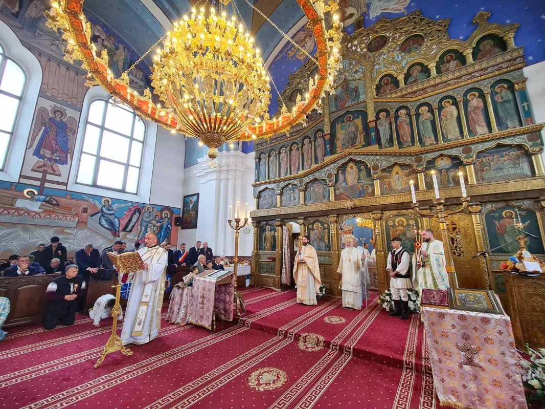 Resfințirea Bisericii „Sfântul Ioan Teologul” din Lunca Ilvei 278388