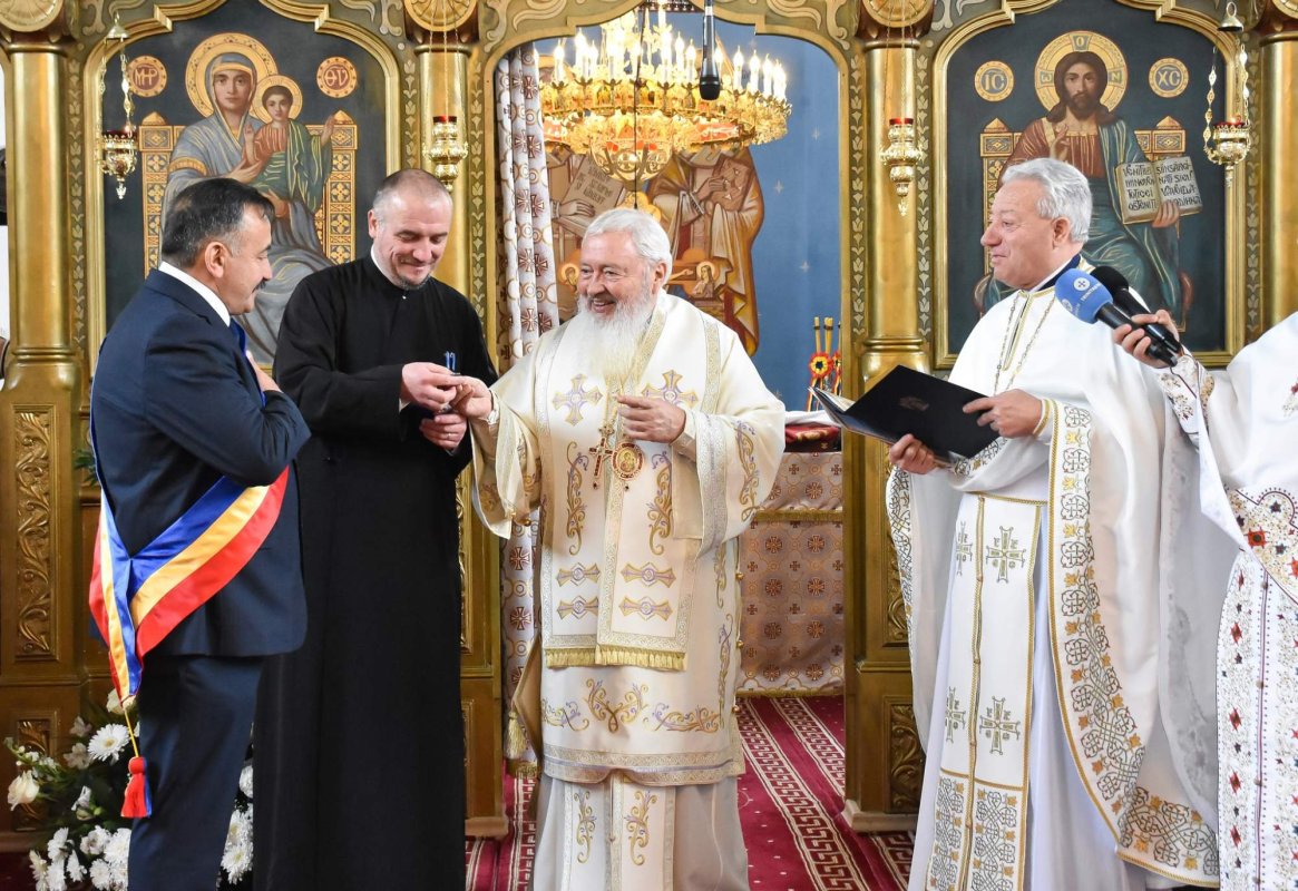 Resfințirea Bisericii „Sfântul Ioan Teologul” din Lunca Ilvei 278391