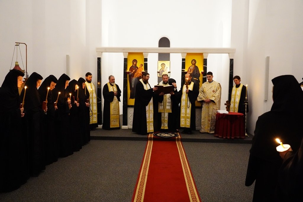 Vizite arhierești la parohii și așezăminte monahale din Caraș-Severin 278479