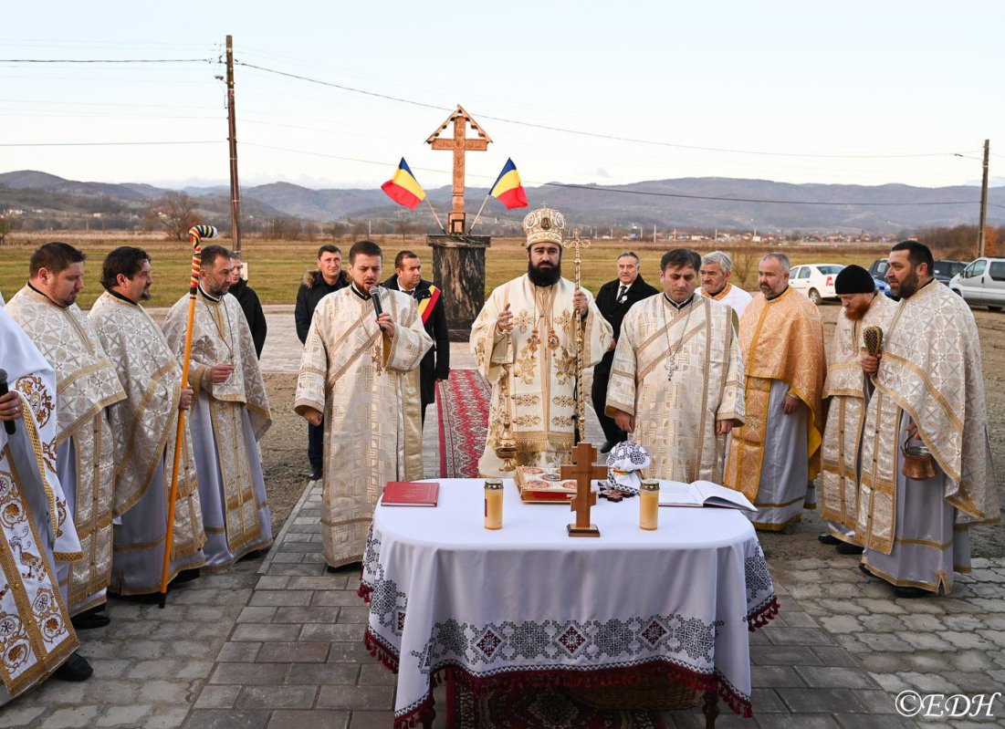 Târnosirea bisericii din Târnava de Criș în Episcopia Devei şi Hunedoarei 278606