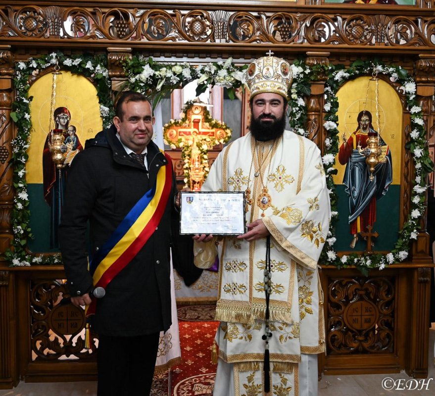 Târnosirea bisericii din Târnava de Criș în Episcopia Devei şi Hunedoarei 278612