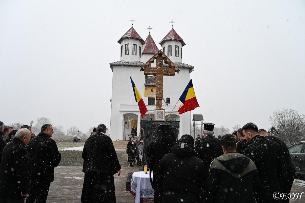 Târnosirea bisericii din Târnava de Criș în Episcopia Devei şi Hunedoarei 278613