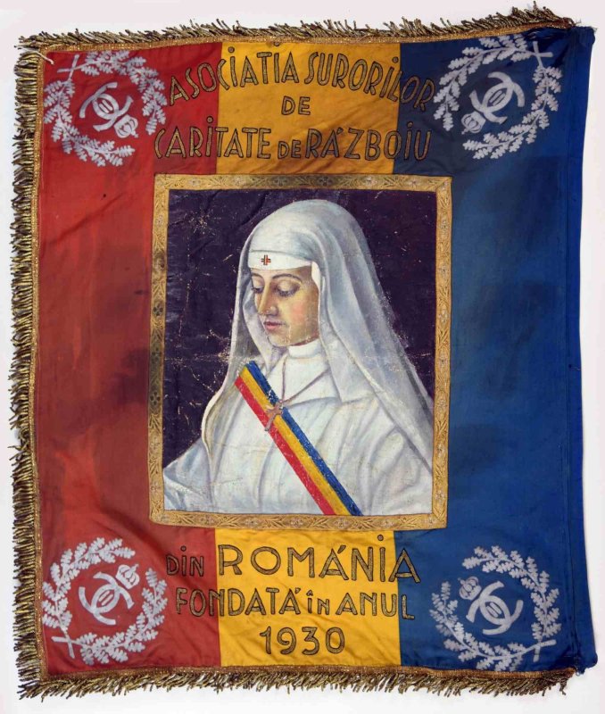 Tricolorul - unitatea românilor în costumul popular 278566