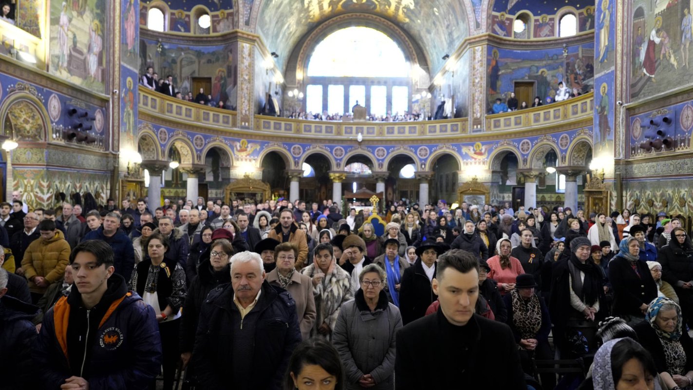 Mulțimi de credincioși au adus cinstire Sfântului Andrei Șaguna la Sibiu 279007