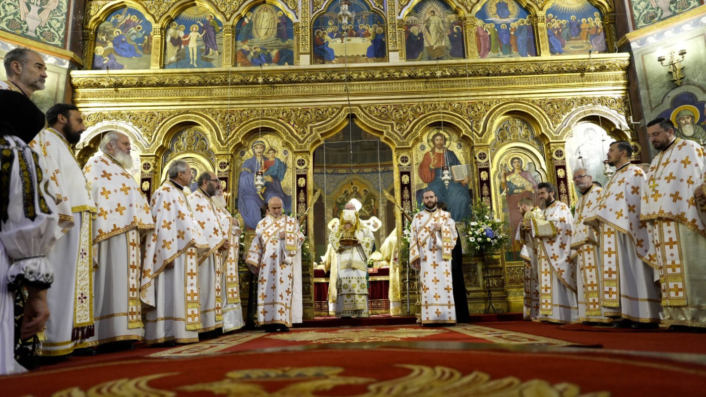 Mulțimi de credincioși au adus cinstire Sfântului Andrei Șaguna la Sibiu 279008