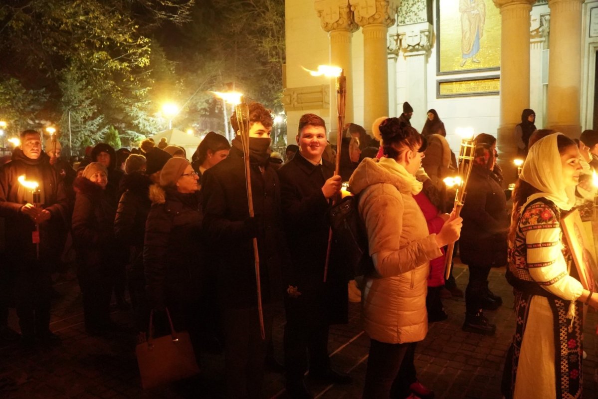 Tradiţionalul pelerinaj al luminii la Galaţi 278826