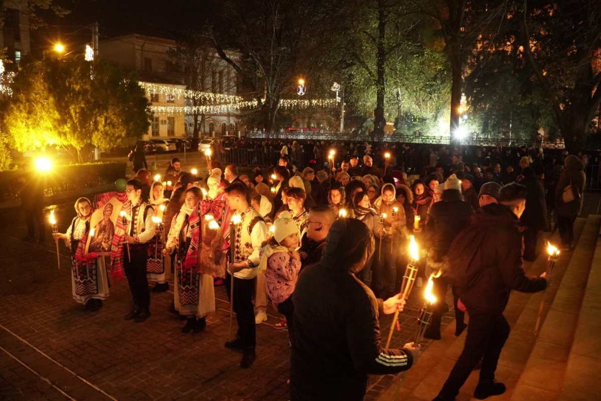 Tradiţionalul pelerinaj al luminii la Galaţi 278827