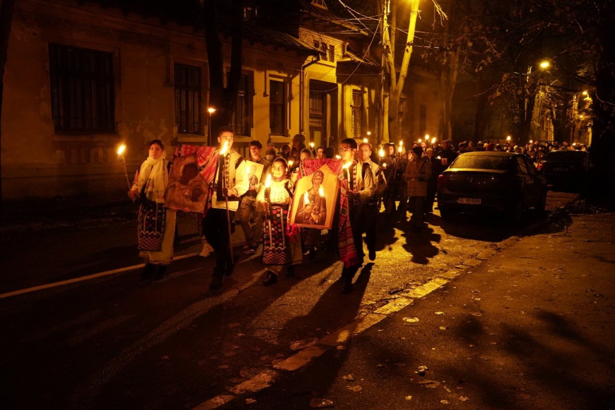 Tradiţionalul pelerinaj al luminii la Galaţi 278836