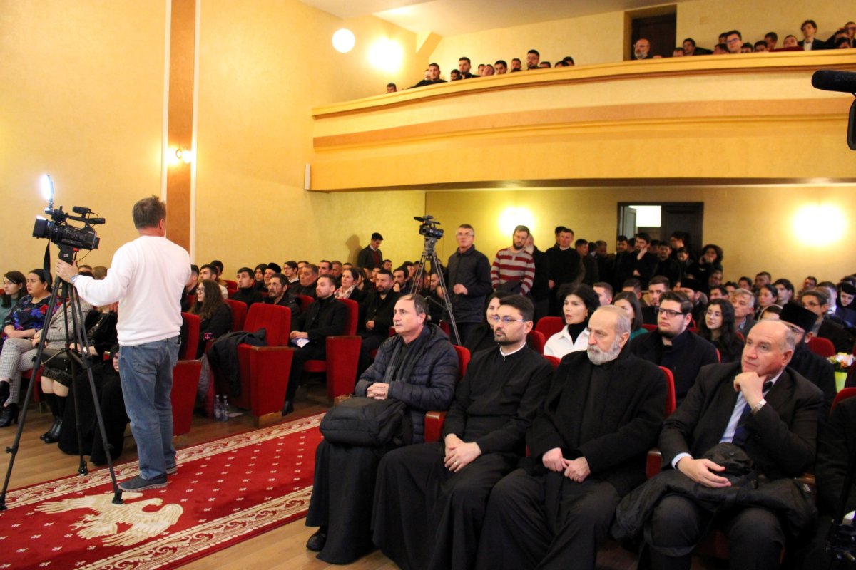 Conferința „Cămara cuvintelor lui Dumnezeu” la Facultatea de Teologie din Craiova 279019