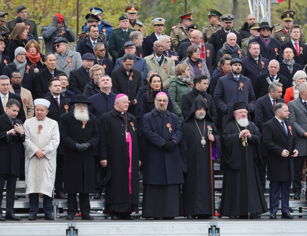 Parada militară de 1 decembrie la Arcul de Triumf 279030