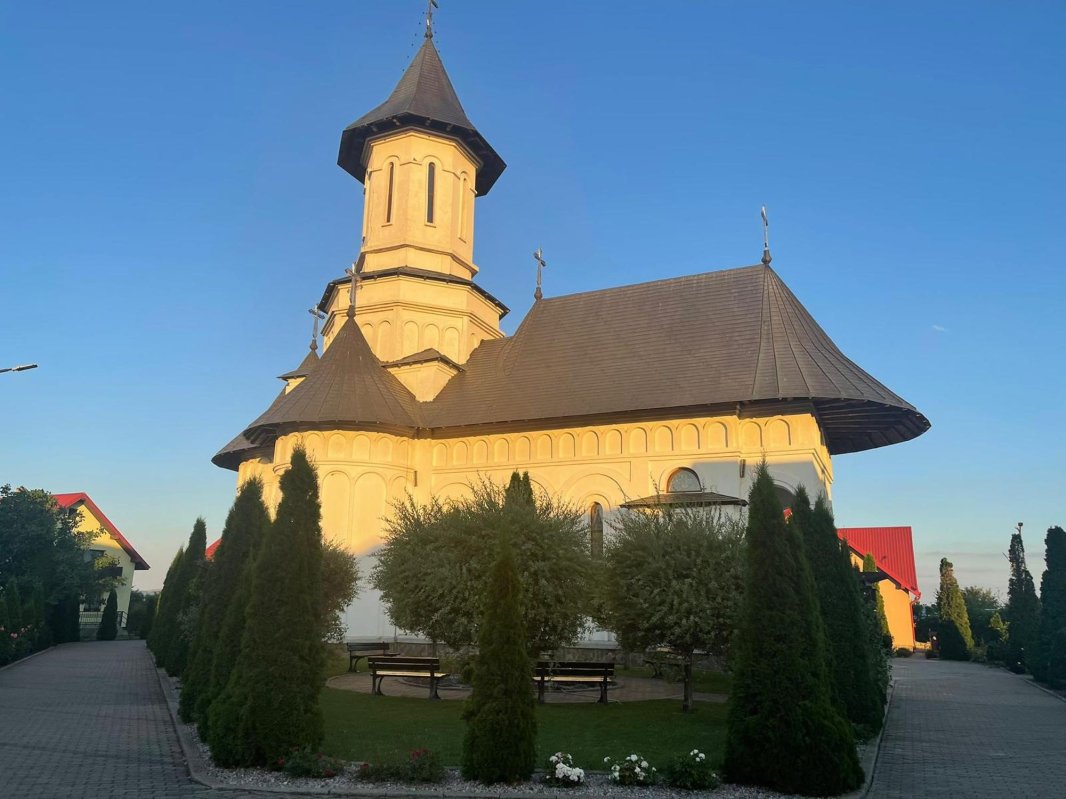 Milostenia e virtutea care ajunge la Tronul Sfintei Treimi 278463