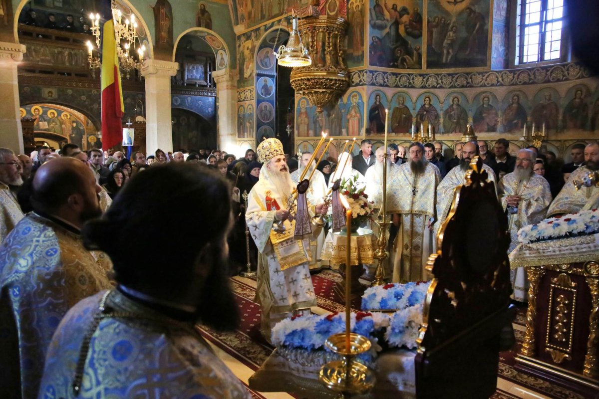 Sfințire de biserică la Mănăstirea Văratec 279458