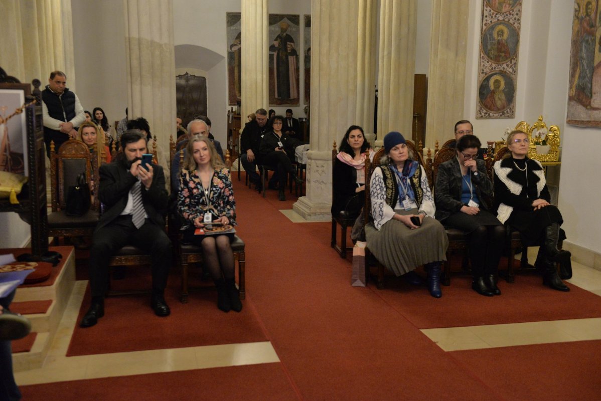 Simpozion interliceal la biserica Palatului Cotroceni 279465