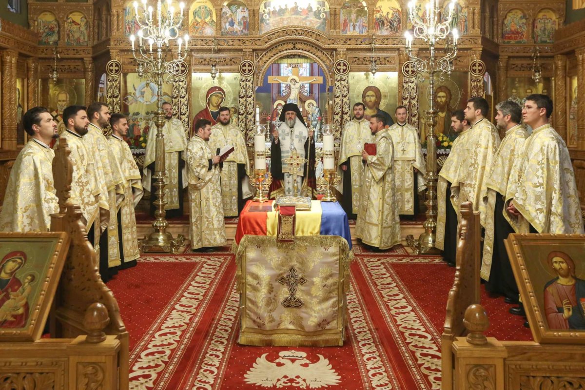 Ziua Naţională serbată în eparhii ale Mitropoliei Munteniei şi Dobrogei 279449