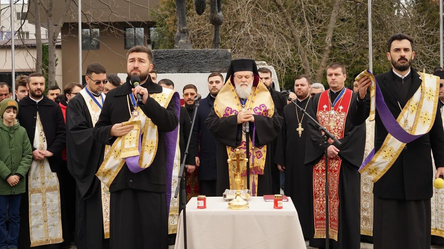 Ziua Naţională serbată în eparhii ale Mitropoliei Munteniei şi Dobrogei 279453