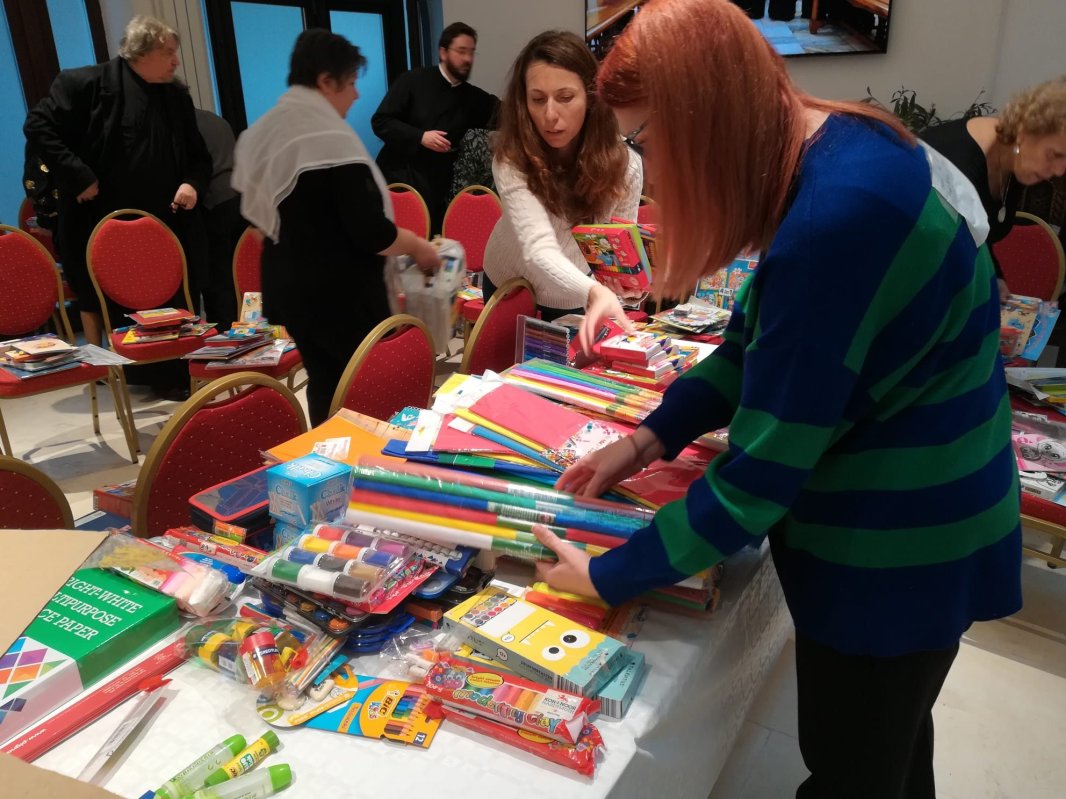 Daruri pentru copiii Școlii speciale „Sfântul Nicolae” din Bucureşti 279597