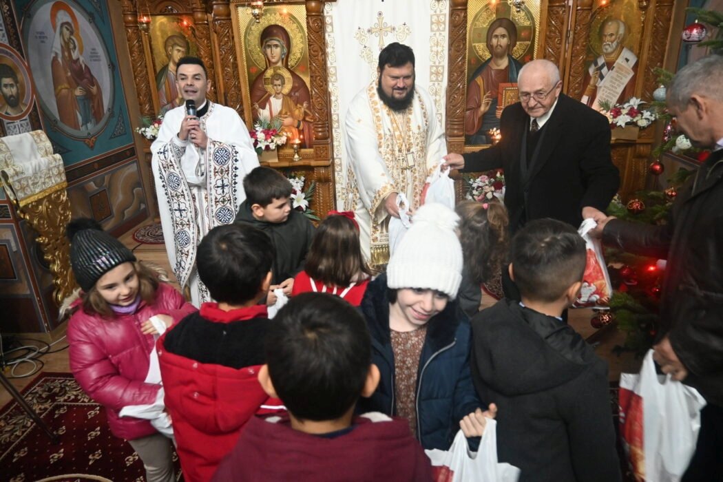 Sărbătoare la Biserica „Sfântul Apostol Toma” și „Sfântul Ierarh Nicolae” din Zalău 279526