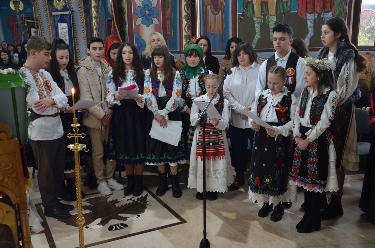 Slujire arhierească la Peştiş, în Episcopia Oradiei 279514