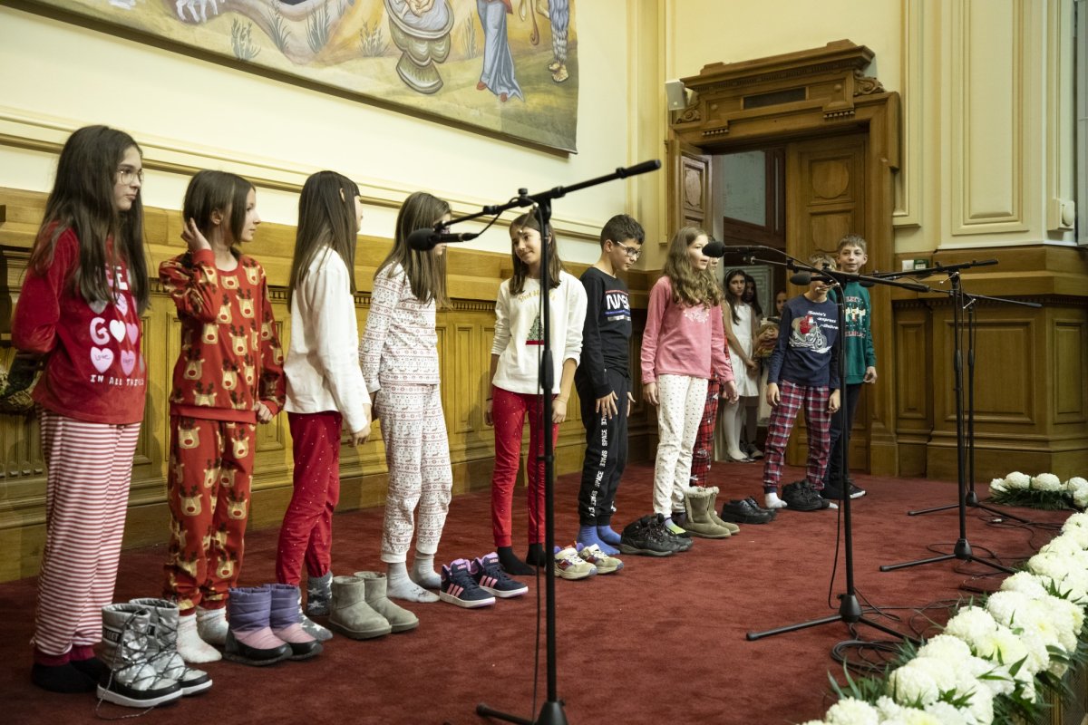 Spectacolul „Sfântul Nicolae în mijlocul copiilor” pe Colina Bucuriei 279729