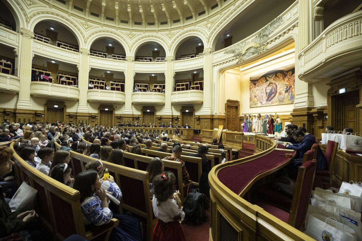 Spectacolul „Sfântul Nicolae în mijlocul copiilor” pe Colina Bucuriei 279741