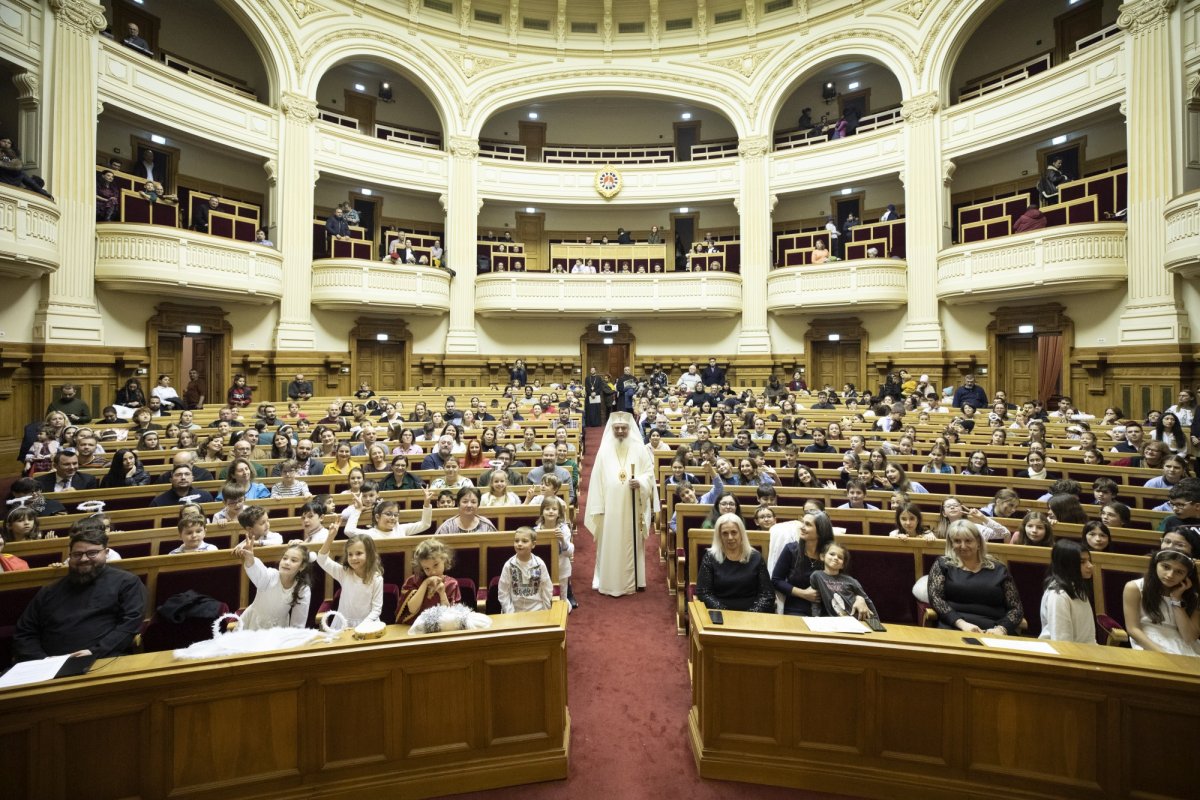 Spectacolul „Sfântul Nicolae în mijlocul copiilor” pe Colina Bucuriei 279752
