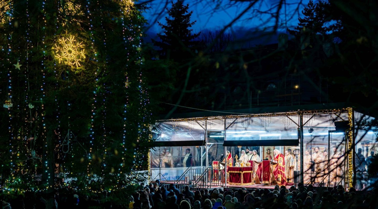 Taina Sfântului Maslu de obște la Mănăstirea „Sfântul Ioan cel Nou de la Suceava” 279502