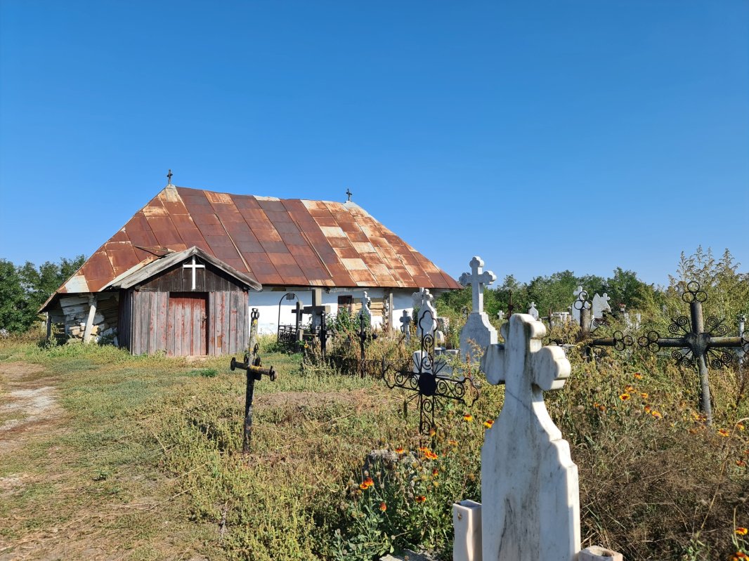Biserica albă de deasupra Prutului 279672