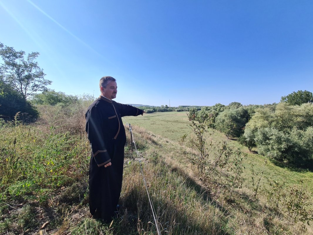 Biserica albă de deasupra Prutului 279679