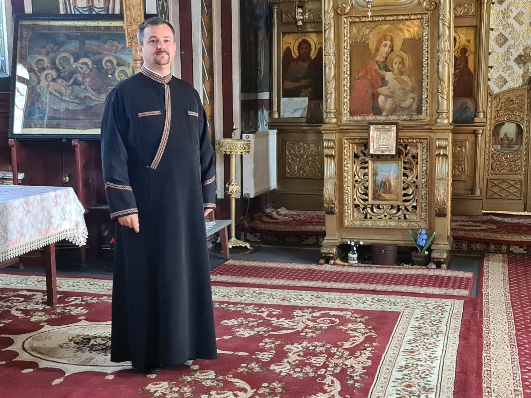 Biserica albă de deasupra Prutului 279685