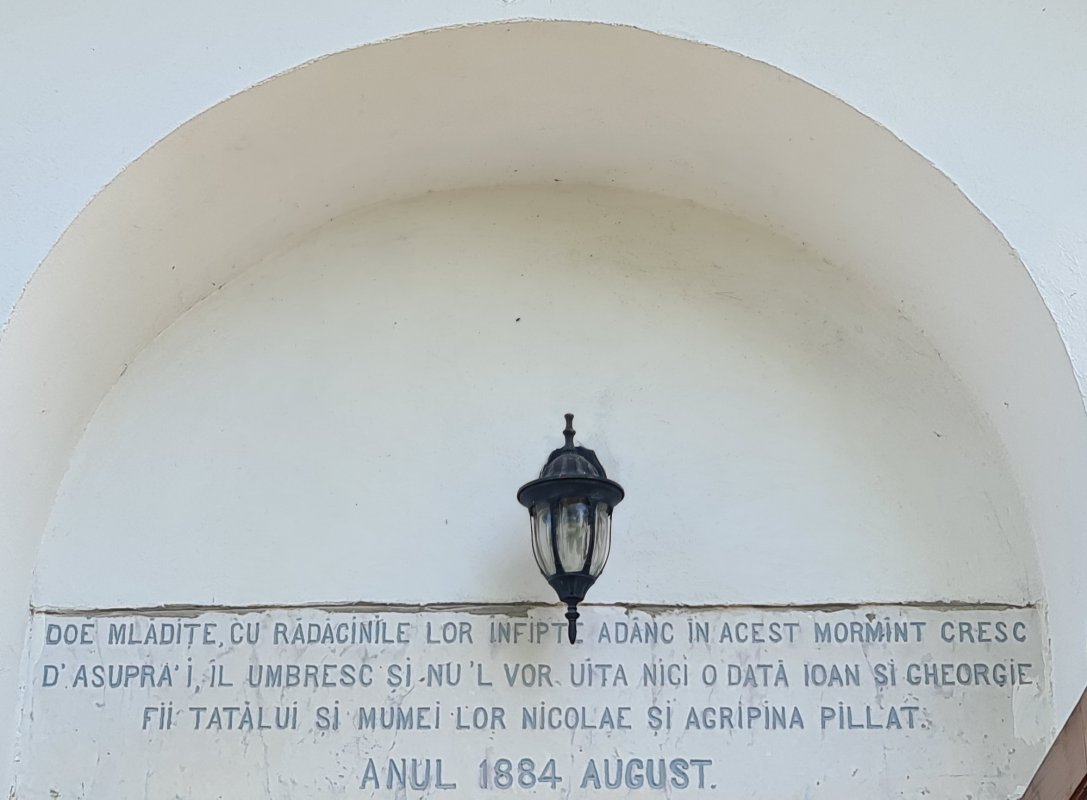 Biserica albă de deasupra Prutului 279687