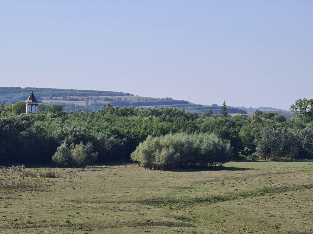Biserica albă de deasupra Prutului 279690